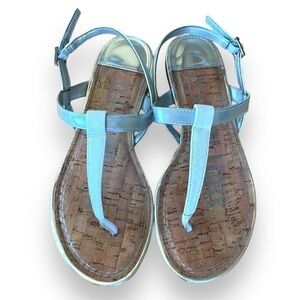 Silver Metallic T-Strap Flat Sandals 8 silver and white strappy sandal